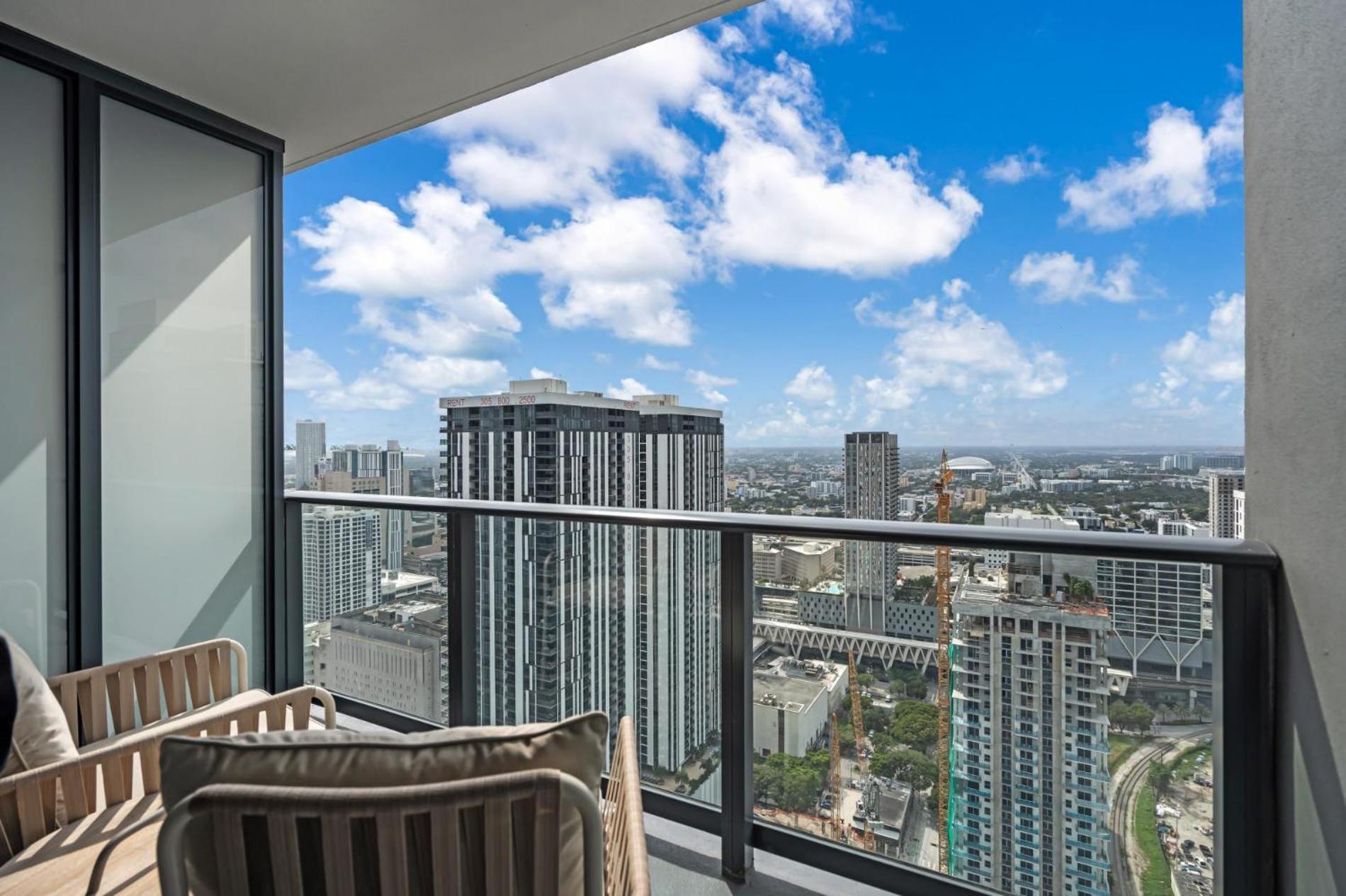 Modern 1Br Apartment With Breathtaking Views Heart Of Downtown Miami Exterior foto