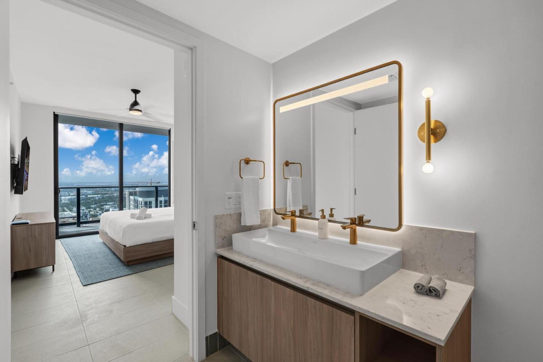Modern 1Br Apartment With Breathtaking Views Heart Of Downtown Miami Exterior foto